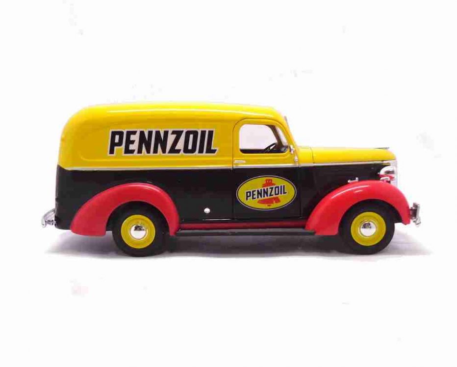 Greenlight 1/64 Norman Rockwell Series 5 - 1939 Chevrolet Panel Truck 54080-A