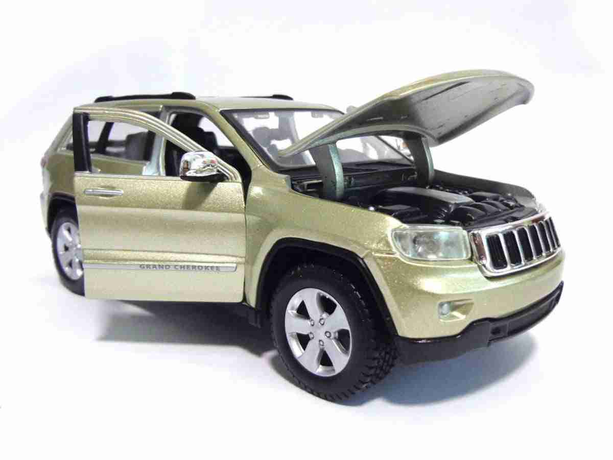 jeep_grand_cherokee_laredo_dourado_3