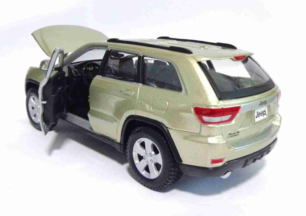 jeep_grand_cherokee_laredo_dourado_4