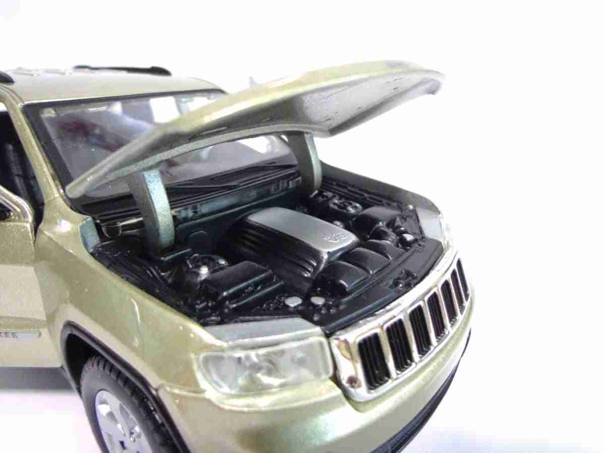jeep_grand_cherokee_laredo_dourado_5