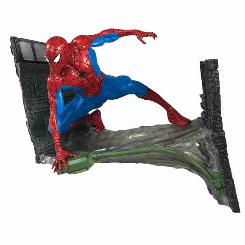 Diamond Select Toys Marvel Comic Gallery: The Spectacular Spider-Man Webbing Diorama Pvc Figure, Other, One-Size main image 1
